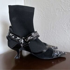 Jeffrey Campbell Abate Fishnet Pointed Toe Boots Black Gray Print Leather Size 6